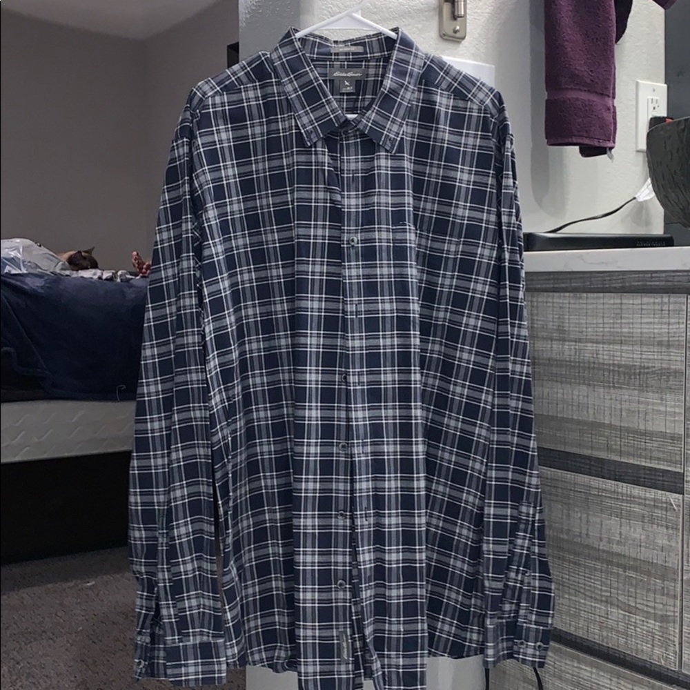 Eddie Bauer business casual button up shirt.
